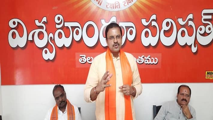 CBI former director Lakshminarayana visits VHP office in Hyderabad CBI former director Lakshminarayana visits VHP office in Hyderabad