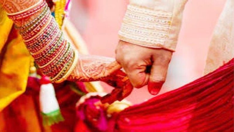 Due to lockout, wedding date has extended, girl boy came home and married in temple ASA