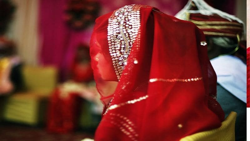 Due to lockout, wedding date has extended, girl boy came home and married in temple ASA