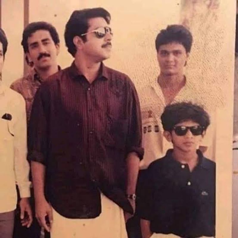 துல்கர் சிறுவயதில் அப்பாவை போல் செய்து காமிக்கும் காட்சி 