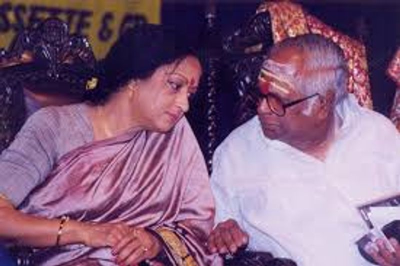 தேவதாஸ் (தமிழ் & தெலுங்கு) மற்றும் சண்டிராணி (தமிழ், தெலுங்கு & இந்தி) படங்களின் இணை இசையமைப்பாளராக இவர்கள் இருவரும் அறிமுகப்படுத்தப்பட்டார்கள்.