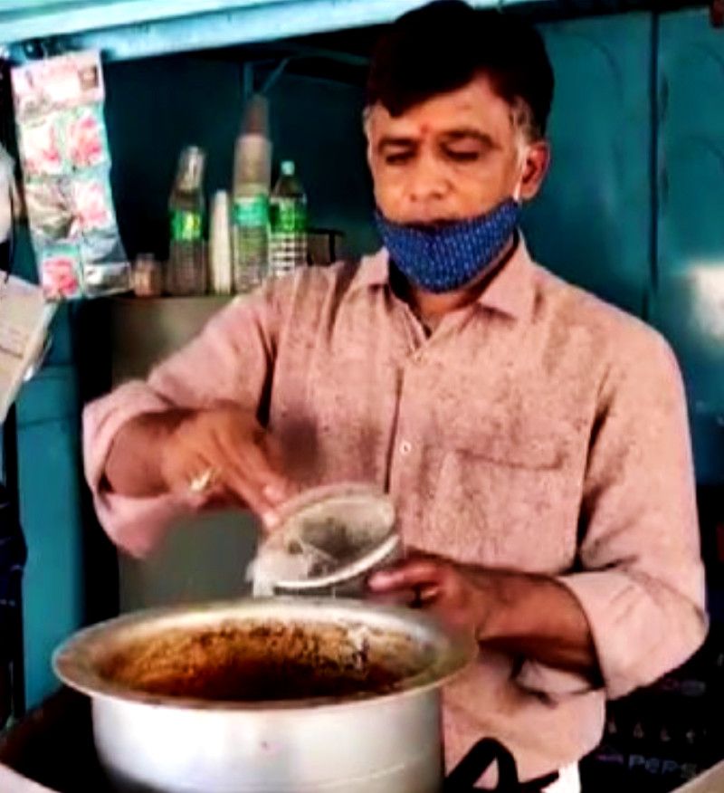 তাঁর বাবা সুরেশ গাঙ্গওয়াল, মধ্যপ্রদেশের নিমুচ জেলার একটি বাসস্ট্যান্ডে একটি চায়ের দোকান চালান। তিনি বলেছেন, মেয়ের বায়ুসেনায় যোগদানের মুহূর্ত তাঁদের পরিবারের জন্য অত্যন্ত গর্বের মুহূর্ত। কিন্তু করোনভাইরাস মহামারির কারণে নিয়োগের দিন ডুন্ডিগালের এয়ার ফোর্স একাডেমিতে যেতে পারেননি তাঁরা।