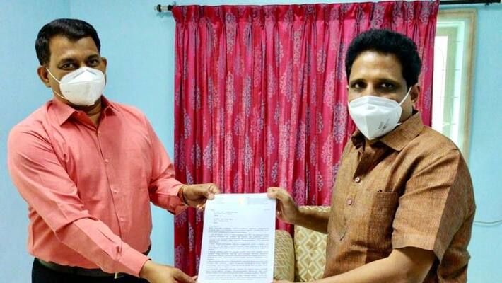 Madurai mp venkadesan meet Madurai covid special administrator to control corona Madurai mp venkadesan meet Madurai covid special administrator to control corona