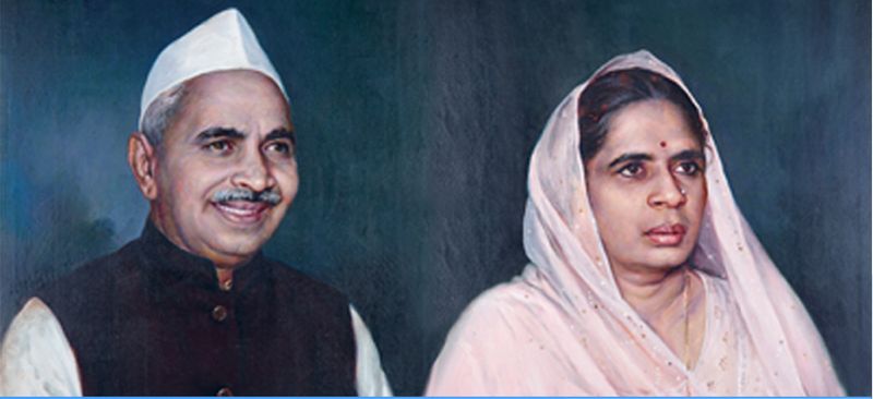 पिता की मौत के बावजूद नहीं हुआ बंटवारा
हिंदुजा ग्रुप के चेयरमैन परमानंद के बड़े बेटे श्रीचंद (84 साल) हैं जो अपने तीन भाइयों गोपीचंद (80 साल), प्रकाश (74) और अशोक (65) के साथ ग्रुप के कारोबार को संभालते हैं। हिंदुजा भाइयों के बेटे-बेटी भी फैमिली कारोबार में शामिल हैं। हिंदुजा परिवार को दुनिया की सबसे मजबूत कारोबारी फैमिली के रूप में जाना जाता था। पिता की मौत के 49 साल में हिंदुजा भाइयों ने फैमिली कारोबार का बंटवारा नहीं किया, मगर अब एक वजह से उनमें अनबन शुरू हो गई है।
