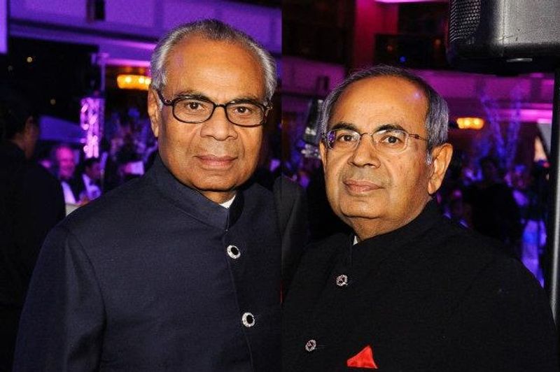 श्रीचंद क्या चाहते हैं कोर्ट से?
लेटर को लेकर श्रीचंद और उनकी बेटी ने अदालत से मांग है कि इसे कानूनी नहीं माना जाए और विल के रूप में इसका इस्तेमाल न हो। उधर, श्रीचंद के तीनों भाइयों ने विवाद को लेकर कहा कि मुकदमेबाजी का कारोबार पर कोई असर नहीं पड़ेगा और यह कार्यवाही हमारे संस्थापक (परमानंद हिंदुजा) और उनके मूल्यों के खिलाफ है। 