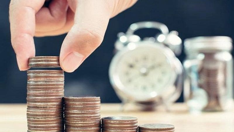 आरडी में अधिकतम मेच्योरिटी पीरियड 10 साल तक है। अलग-अलग जगहों पर आरडी पर 5.5 से 6 प्रतिशत के बीच ब्याज मिल रहा है। खास बात यह है कि इसमें निवेश राशि के डूबने का जोखिम लगभग न के बराबर रहता है। 