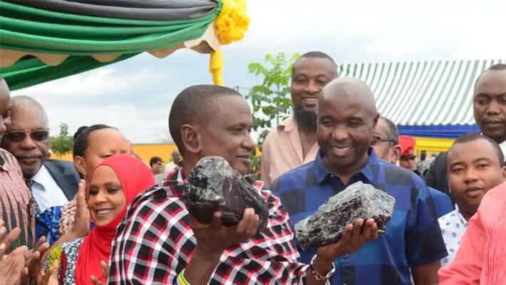 small scale miner found tanzanite gems worths 3.3m small scale miner found tanzanite gems worths 3.3m