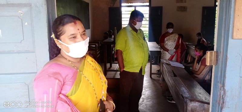 ಉಡುಪಿ ನಗರದ ಪರೀಕ್ಷಾ ಕೇಂದ್ರಕ್ಕೆ ಭೇಟಿ ನೀಡಿದ ಜಿಪಂ ಅಧ್ಯಕ್ಷ ದಿನಕರ ಬಾಬು