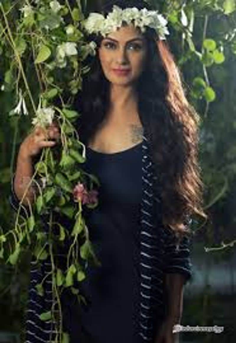 simran turn to young actor motherinlaw character