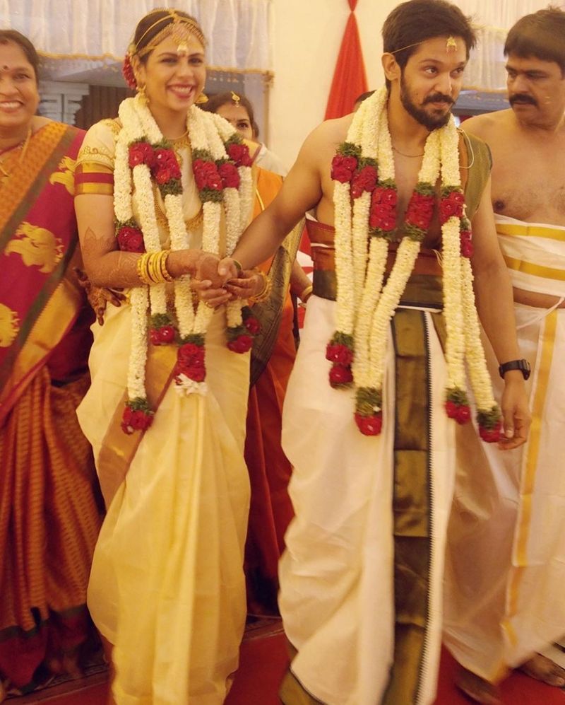 நடிகர் நகுல் கடந்த 2016ம் ஆண்டு தனது நீண்ட நாள் காதலியான ஸ்ருதி என்பவரை திருமணம் செய்துகொண்டார். சென்னையில் ராணி மெய்யம்மை ஹாலில் நடைபெற்ற திருமணத்தில் திரைப்பிரபலங்கள் பலரும் பங்கேற்று வாழ்த்து கூறினர்.