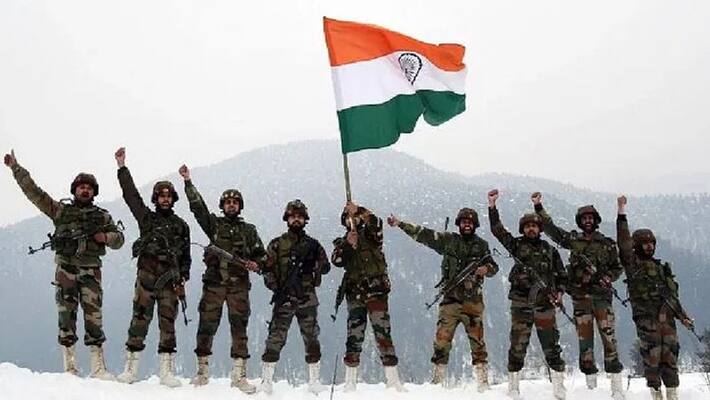 India Army deploys 3 divisions in Ladakh bolsters its position on LAC in Aksai Chin SS India Army deploys 3 divisions in Ladakh bolsters its position on LAC in Aksai Chin SS