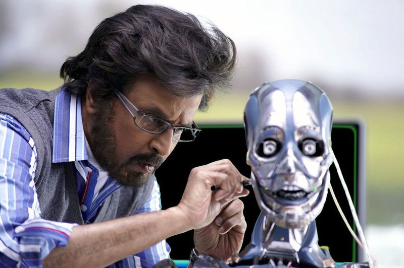  “எந்திரன் “ படத்தில் டாக்டர் வசீகரன், ரோபோ சிட்டி என இருவேறு வேடங்களில் நடித்து அசத்தியிருப்பார். 