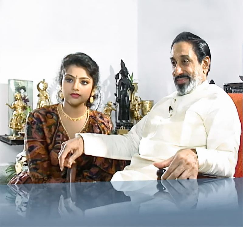 நடிகர் திலகம் சிவாஜி கணேசனுடன் எடுத்து கொண்ட புகைப்படம் 
