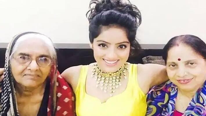 tv show diya aur baati hum actress Deepika Singh mother returned home after recovering Corona KPJ tv show diya aur baati hum actress Deepika Singh mother returned home after recovering Corona KPJ