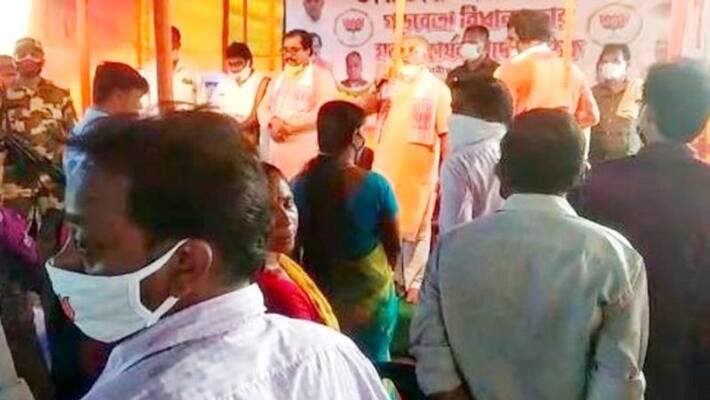 BJPs group fight happens in Dilip Ghosh meeting in Midnapore TD BJPs group fight happens in Dilip Ghosh meeting in Midnapore TD