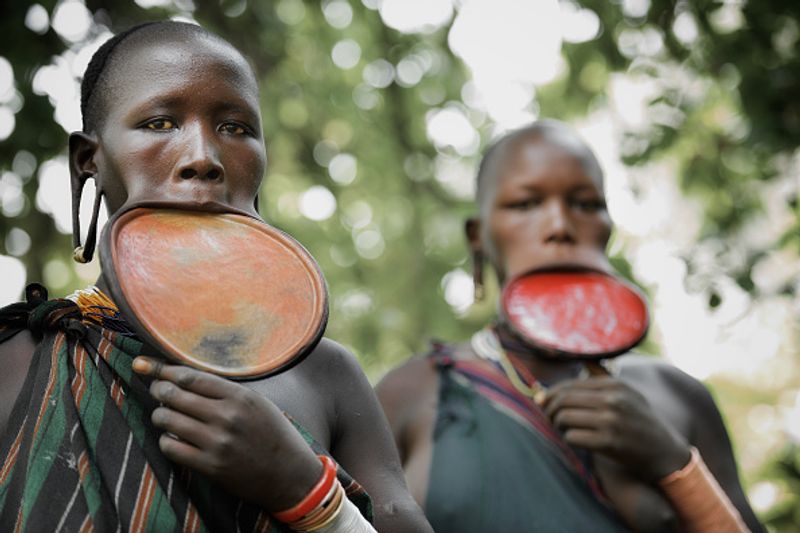 lip plates among suuri people photos