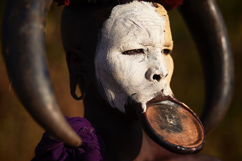 lip plates among suuri people photos