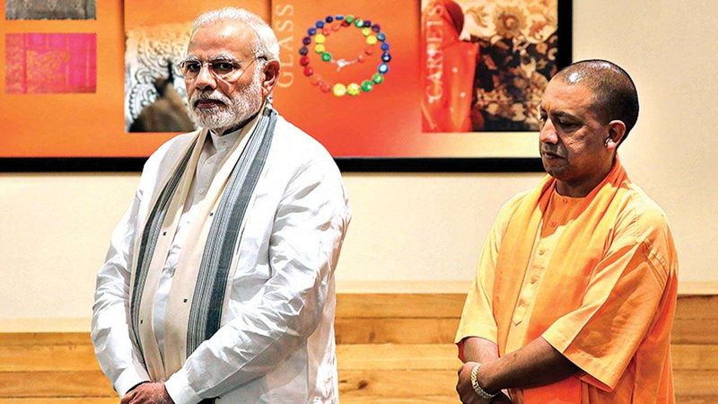 कोविड-19 ने सामान्य श्रमिकों खासकर, प्रवासी कामगारों पर प्रतिकूल प्रभाव डाला है। इससे विभिन्न राज्यों में बड़ी संख्या में प्रवासी कामगार वापस लौटे हैं। इसके चलते सरकार के सामने कोविड-19 से निपटने के साथ ही प्रवासी और ग्रामीण श्रमिकों/कामगारों को मूलभूत आवश्यकता की वस्तुएं और आजीविका के साधन उपलब्ध कराने की चुनौती आ खड़ी हुई है।
