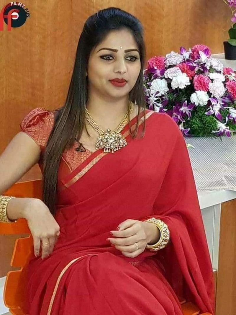 ಕಲಾವಿದೆಯಾಗಿ ರಚಿತಾ ಎಂಥ ರಿಸ್ಕ್ ತೆಗೆದುಕೊಳ್ಳಲೂ ಸಿದ್ಧರಂತೆ. ಇದೇ ಅಲ್ಲವೇ professionalism ಎನ್ನುವುದು.ರಿಸ್ಕ್, ಫೈಟ್ ಇಲ್ಲದೆ ಬದುಕಲು ಆಗಲ್ಲ. ಆದರೆ, ಬೇರೆಯವರ ಆರೋಗ್ಯ ದೃಷ್ಟಿಯಿಂದ ಮುನ್ನೆಚ್ಚರಿಕೆಗಳು ಅಗತ್ಯವೆನ್ನುತ್ತಾರೆ, ಸ್ಯಾಂಡಲ್ವುಡ್ 'ಬಜಾರಿ'.
