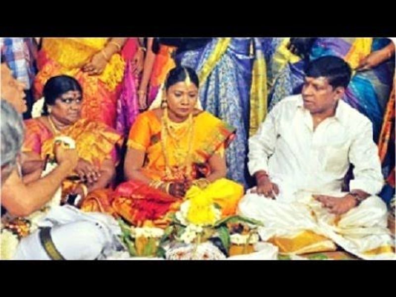 காமெடி நடிகர் வடிவேல் விசாலாக்ஷியை திருமணம் செய்து கொண்டு 3 பெண் மகள்கள் 1 மகன் 