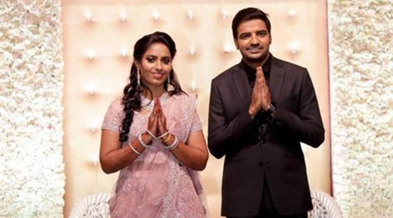 காமெடி நடிகர் சதிஷ் 2019இல் சிந்து என்பவருடன் திருமணம் செய்து கொண்டார் 