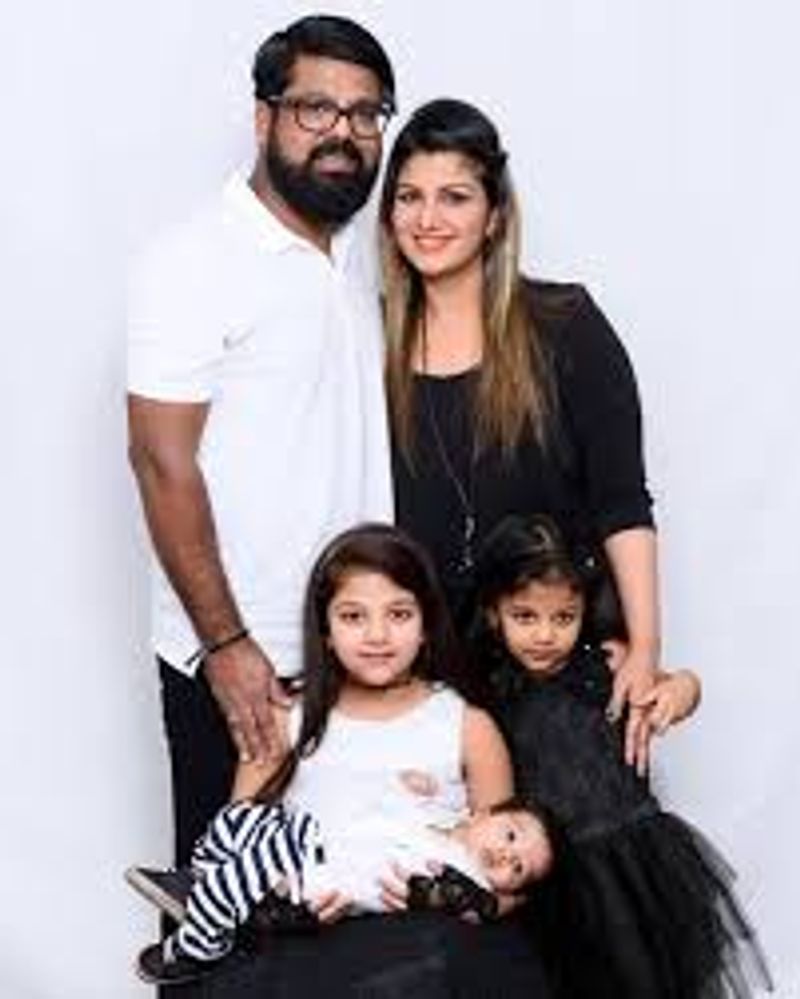 நடிகை ரம்பாவுக்கு இரண்டு பெண் குழந்தையும் ஒரு ஆண் குழந்தை பெற்று எடுத்தன 