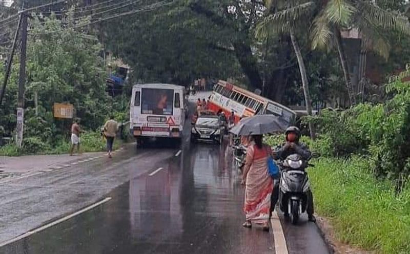 KSRTC bus crashed into pit near Vattappara Chitta Bridge