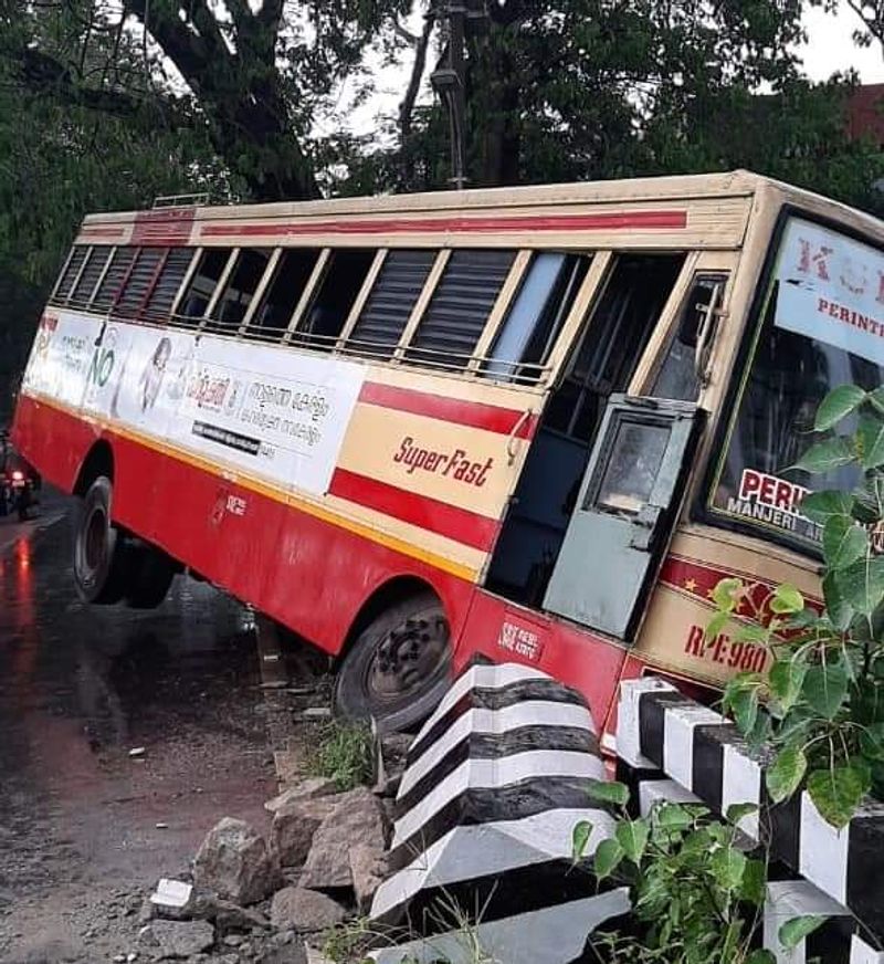 KSRTC bus crashed into pit near Vattappara Chitta Bridge