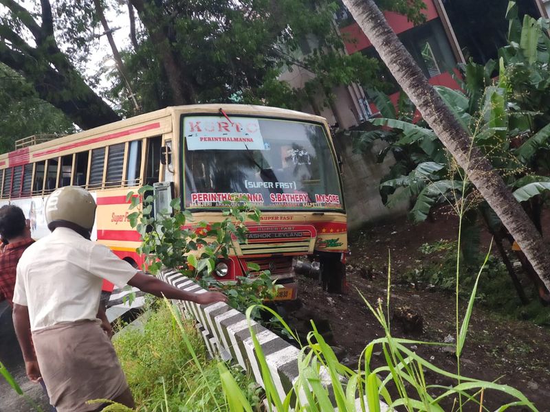 KSRTC bus crashed into pit near Vattappara Chitta Bridge