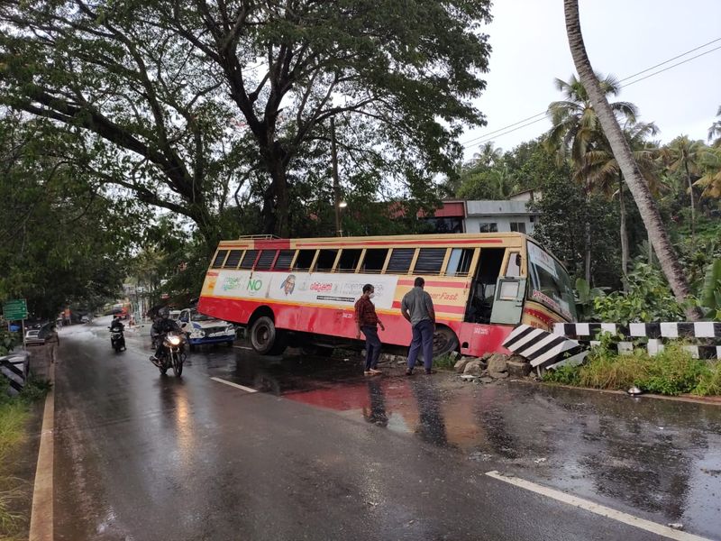 KSRTC bus crashed into pit near Vattappara Chitta Bridge