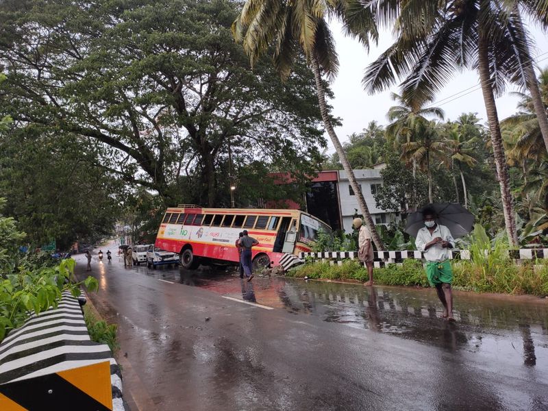 KSRTC bus crashed into pit near Vattappara Chitta Bridge