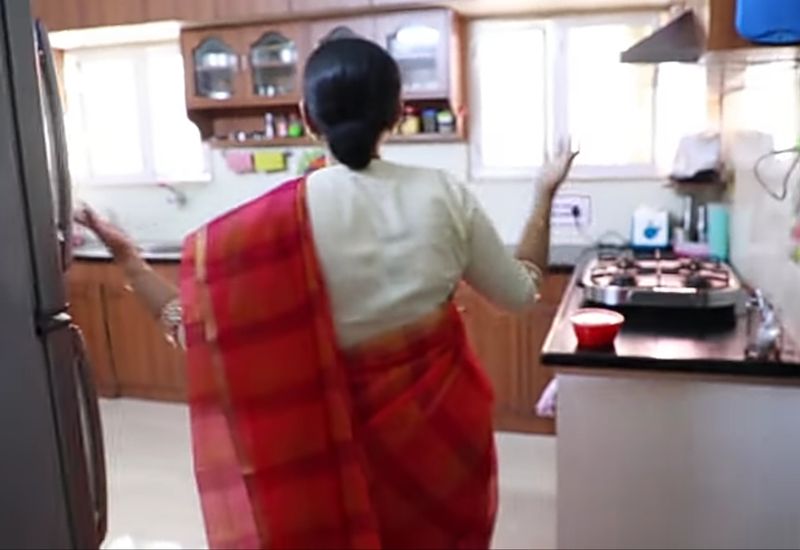 இது சமையல் செய்யும் இடம் அவங்களுக்கு ஸ்பெஷல் ஆன இடம் 
