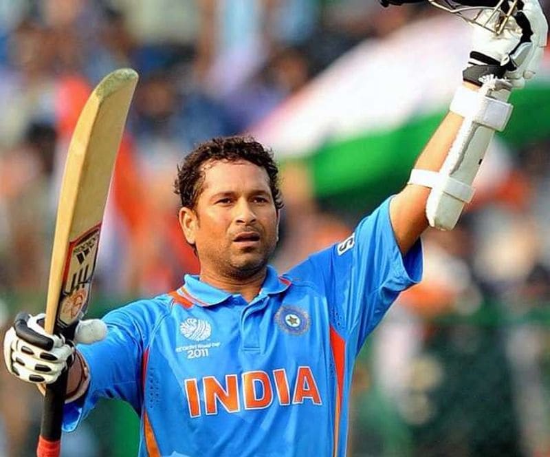 29 जून 2007 को दक्षिण अफ्रीका के खिलाफ खेले गए वनडे मैच में सचिन तेंदुलकर ने 93 रन बनाते ही वनडे इंटरनेशनल क्रिकेट में इतिहास रच दिया। 