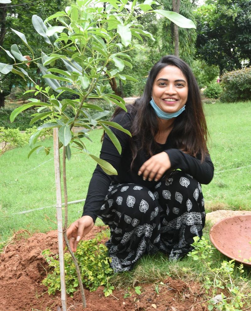 dethadi harika Accepts Green India Challenge