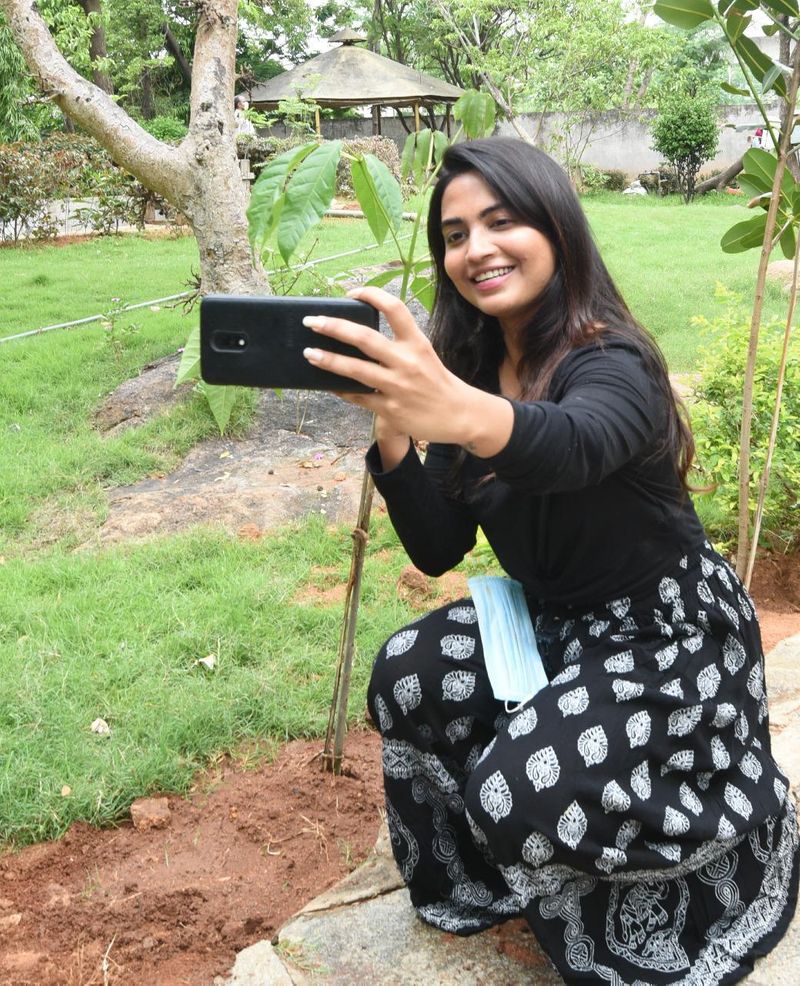 dethadi harika Accepts Green India Challenge