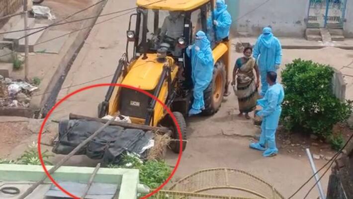 relatives and family members ran away after knowing that the man dies of coronavirus relatives and family members ran away after knowing that the man dies of coronavirus