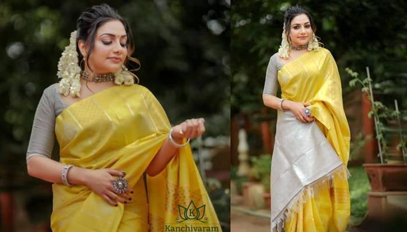 rimi tomy s saree pics are viral now