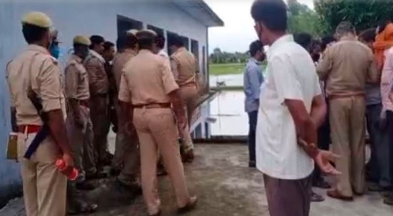 मामले की पड़ताल के लिए फारेंसिक टीम व डॉग स्क्वायड को भी मौके पर बुलाया गया। फारेंसिक टीम मामले की जांच में जुटी हुई है। काफी मशक्कत के बाद मृतका की पहचान हो पाई, अब परिजनों से पुलिस पूछताछ कर रही है ।

