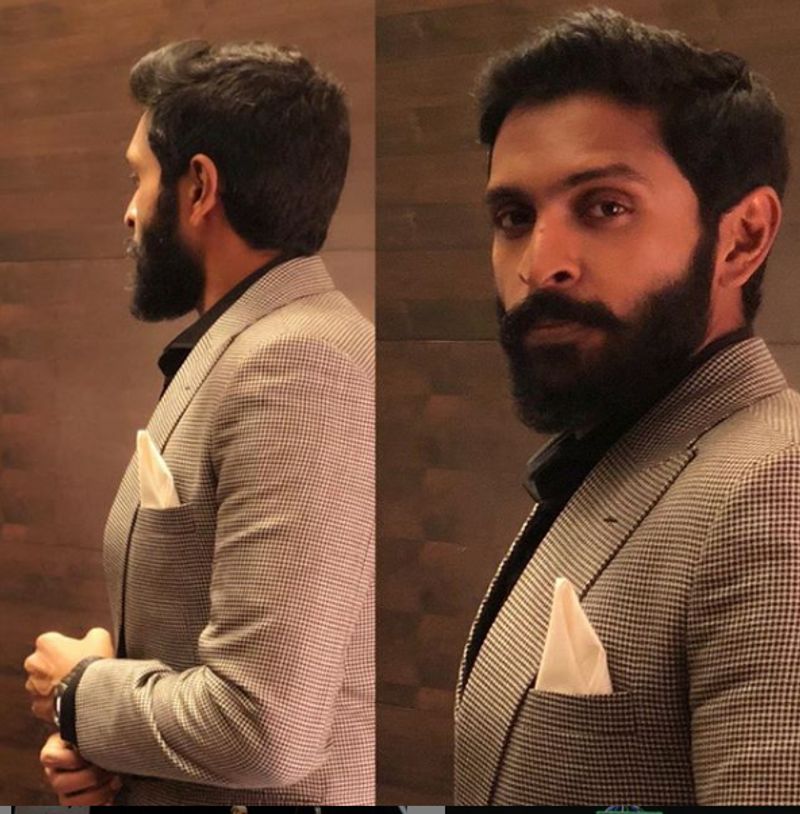 ವಿಕ್ರಮ್ ಪ್ರಭು ಸೂಪರ್ ಹಿಟ್ಕುಮ್ಕಿ ಚಿತ್ರದ ಮೂಲಕ ಪಾದಾರ್ಪಣೆ ಮಾಡಿದರು.ನಟನೆಯ ಜೊತೆಗೆ ವಿಕ್ರಮ್ ಬಿಯರ್ಡ್ ಲುಕ್ ಸಹ ಸೂಪರ್. ವಿಕ್ರಮ್ ಪ್ರಭು ಮುಂದಿನ ದಿನಗಳಲ್ಲಿ ಮಣಿರತ್ನಂರ ಬಿಗ್ ಪ್ರಾಜೆಕ್ಟ್ ಪೊನ್ನಿಯಿನ್ ಸೆಲ್ವನ್ನಲ್ಲಿ ಕಾಣಿಸಿಕೊಳ್ಳಲಿದ್ದಾರೆ.