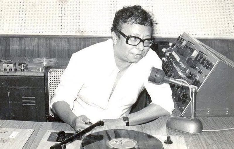 টুবলু থেকে পঞ্চম হওয়ার পিছনেও রয়েছে এক কাহিনি। ছোটবেলায় যখন তিনি কাদতেন তখন নাকি তার গলায় সপ্তসুরের পঞ্চম সুর অর্থাৎ পা বেরাত। সেখান থেকেই তার নাম পঞ্চম রাখা হয়। একাধিক সাক্ষাৎকারেও রাহুল দেববর্মণ জানিয়েছেন, এই নামটি তাকে অশোক কুমারই দিয়েছিলেন।