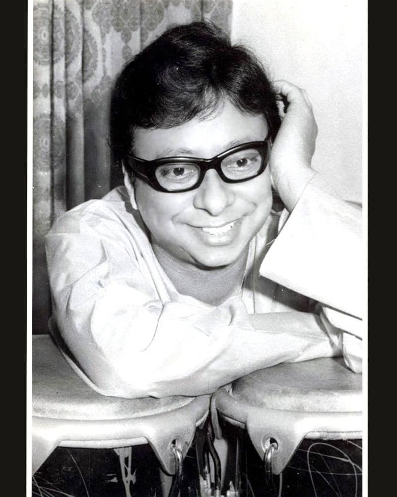 রাহুলের প্রথম স্ত্রী ছিলেন রিটা। রিটার সঙ্গে রাহুলের প্রথম দার্জিলিং-এ পরিচয় হয়েছিল। ১৯৬৬ সালে তাদের বিয়েও হয়। কিন্তু সেই বিয়ে বেশিদিন টেকেনি। ১৯৭১ সালে তাদের বিচ্ছেদও হয়ে যায়। রিটার সঙ্গে বিচ্ছেদের পরেই 'মুসাফির হু ইয়ারো ' গানটির সুর করেছিলেন আর ডি বর্মন। যা সকলের হৃদয় ছুঁয়ে গিয়েছিল। ১৯৭৭ সালে পরিচয় সিনেমাতে ব্যবহার করা হয়েছিল।