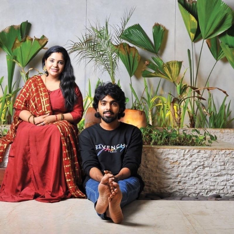 இவரது இசையில் வெளியான “வெய்யோன் சில்லி”, ”மண் உருண்டை” ஆகிய பாடங்கள் மில்லியன் கணக்கில் வியூஸ்களை பெற்று சோசியல் மீடியாவில் வைரலாகி வருகிறது.