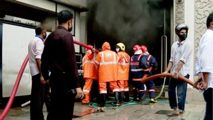 Fire at Alipore complex 5 fire engines reached RT Fire at Alipore complex 5 fire engines reached RT