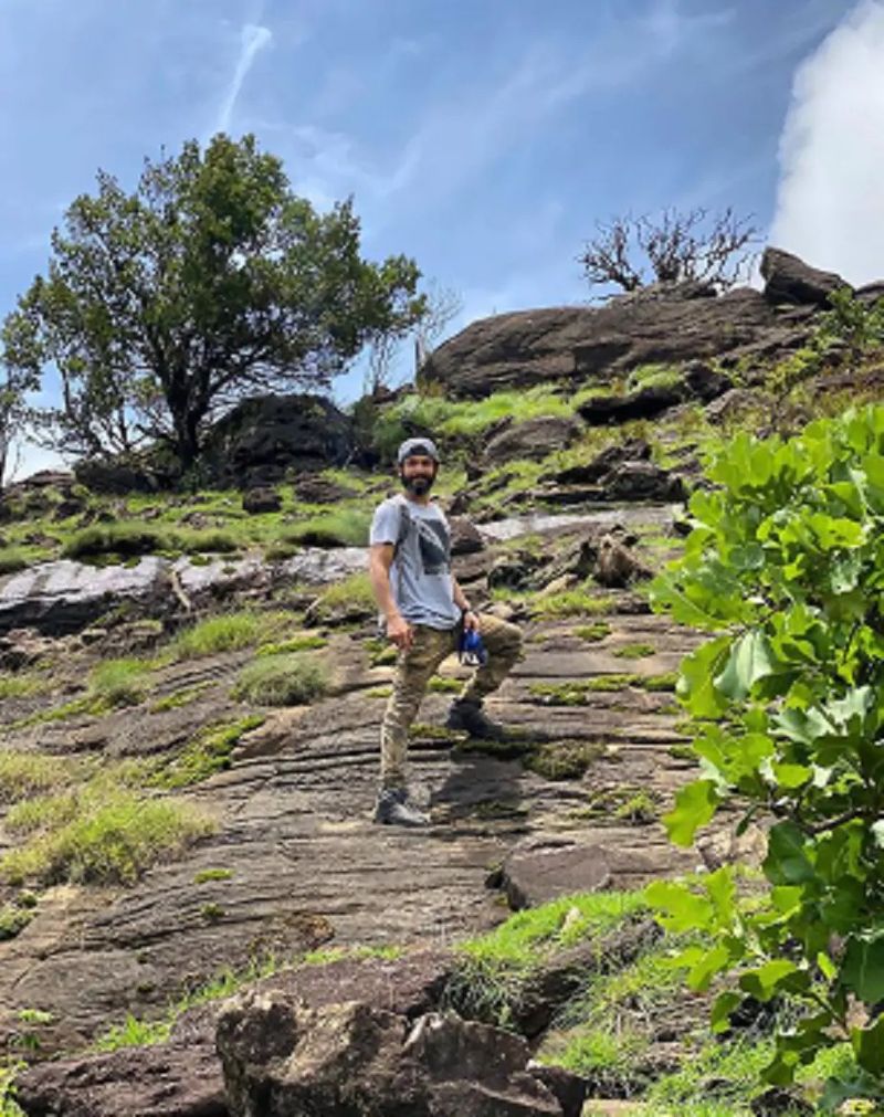 ಶೂಟಿಂಗ್ ಇಲ್ಲದೆ ಮನೆಯಲ್ಲಿಯೆ ಎರಡು ತಿಂಗಳು ಇದ್ದ ದಂಪತಿ ಈಗ ಪ್ರವಾಸದ ಮೂಲಕ ರಿಲ್ಯಾಕ್ಸ್ ಮೂಡ್ ಗೆ ಬಂದಿದ್ದಾರೆ.