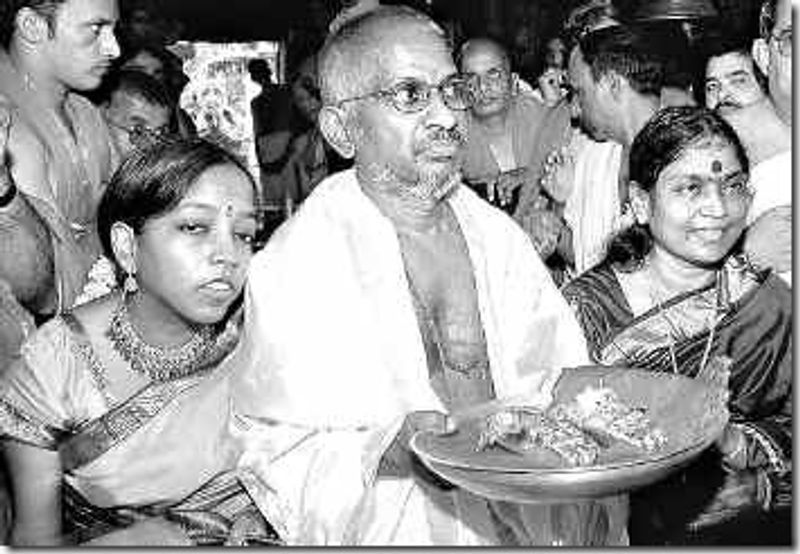 இசைஞானி இளையராஜாவின் மனைவி ஜீவா இவங்களுக்கு மூன்று குழந்தைகள் கார்திக்க்ராஜா, யுவான்ஷாங்கர் ராஜா , பாவத்தரணி இவர் மனைவி 31 அக்டோபர் 2011இல் காலமானார் 