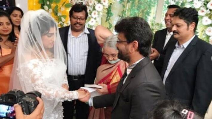 Big boss Fame Vanitha Lawyer Sridhar Break the Silence about her marriage with peter paul Big boss Fame Vanitha Lawyer Sridhar Break the Silence about her marriage with peter paul