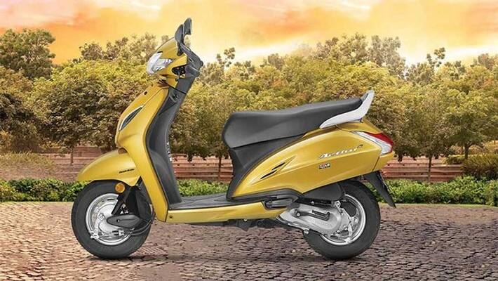 Two wheeler sales boom, people believe scooter safe in Corona epidemic MJA Two wheeler sales boom, people believe scooter safe in Corona epidemic MJA