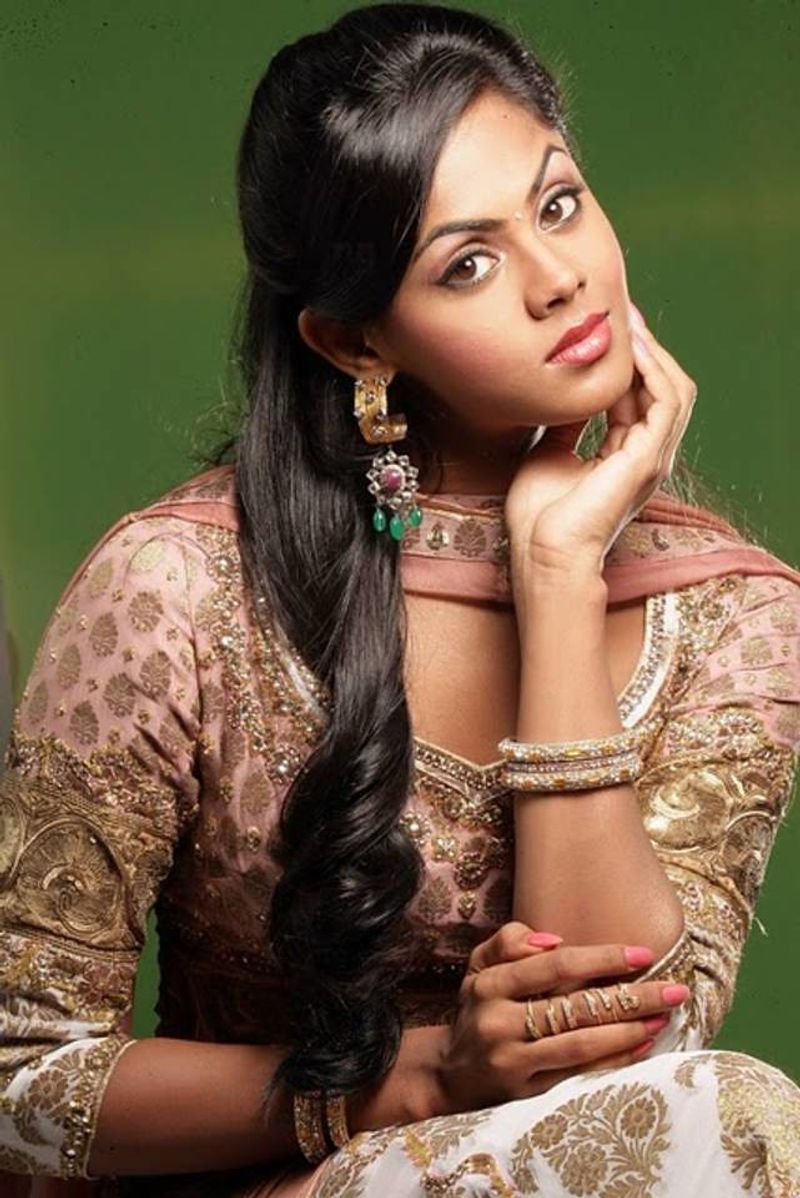 இந்த பார்வை தான் ரசிகர்களை பைத்தியமாக்கியது