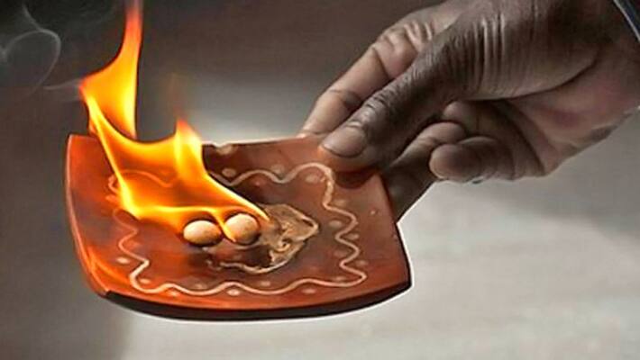 Know the scientific reason behind using kapur in aarti KPI Know the scientific reason behind using kapur in aarti KPI