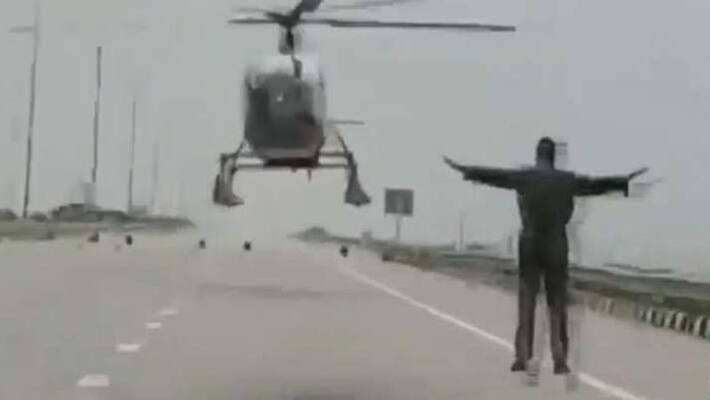 Air Force Chopper Makes Emergency Landing On Highway In Haryana Air Force Chopper Makes Emergency Landing On Highway In Haryana